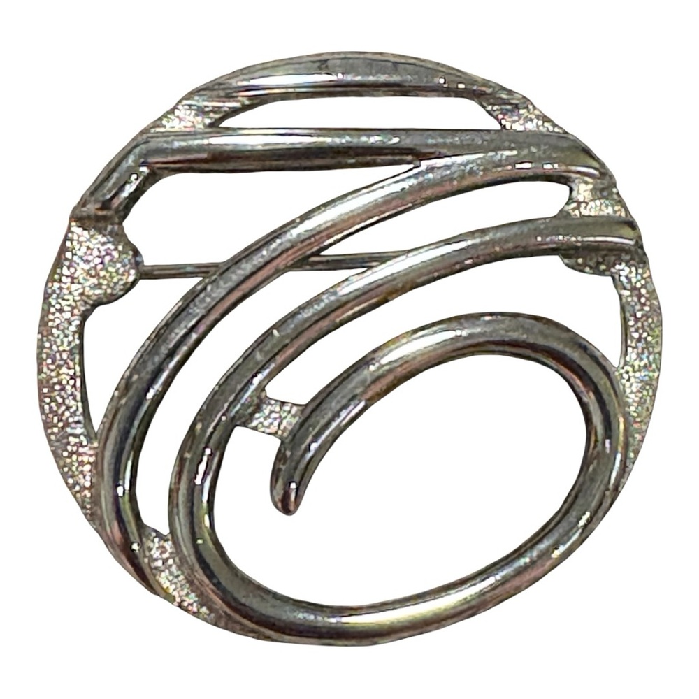 Monet Silver-Tone Swirl Circle Brooch – Vintage Modernist Design JB9